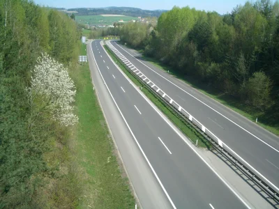 Szalom - W tych słynnych Niemczech przede wszystkim na dwupasmowych autobahnach jak w...
