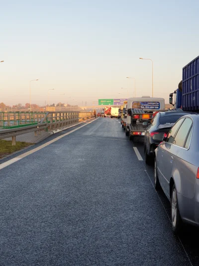 Kulek1981 - Gdy będziecie jeździć S3 koło Legnicy, na przejeździe nad autostradą wyla...