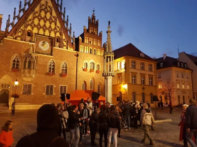 dobreVino - Człowiek chce pozwiedzać Wrocław, zrobic kilka zdjęć na pamiątkę a tu w n...