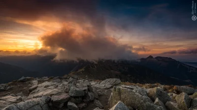 KamilZmc - Wczorajsze ostatnie promienie słońca nad Tatrami.
—————————————
Nikon D7...