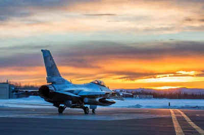 d.....4 - F-16 przed startem z bazy lotniczej Eielson na Alasce. 
24 stycznia 2016

C...