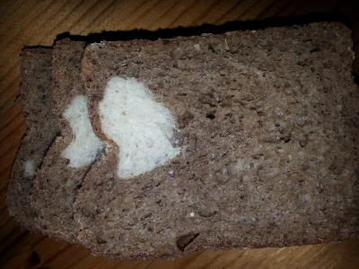 stiepano - Oto jak chlebowi jasnemu nie do końca wyszło udawanie ciemnego. #sniadanie...