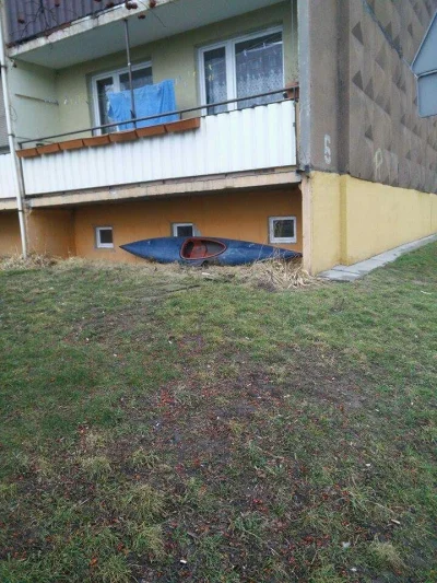 murarz13 - Sąsiada poniosło i popłynął... 

#heheszki #smieszneobrazki #zory