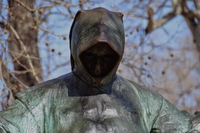 Lizus_Chytrus - Anonymus

Pomnik w parku wokół zamku Vajdahunyad w Budapeszcie (Mik...