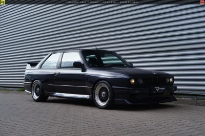 ZdejmKapelusz - BMW M3 EVOLUTION II E30 1988

Z 17 tysięcy wyprodukowanych M-trójek...