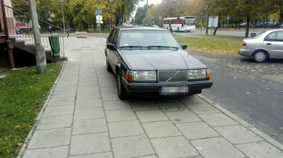 Andrzejek_Andrzejek07 - @Vein świetne auto, szkoda że ubogiej wyposażenie i zmęczony ...