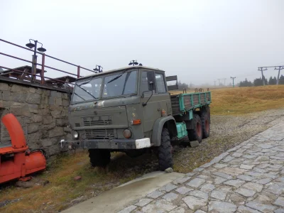 8ukkake - W Karkonoszach też stoi ciekawy pacjent. Przynajmniej 3 lata temu stał ( ͡°...