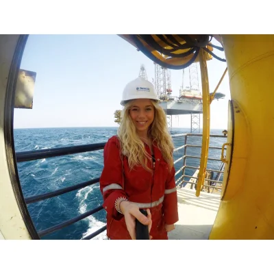 Pro-publico-bono - #ladnapani #offshore #morze #statki The Offshore Blondie