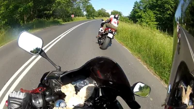 Stitch - #grandtourerr #motocykle
jak ja lubie szybsze zakrety, gdy 5 motocykli jedz...