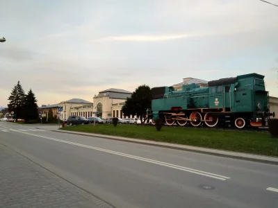sins - Hej #nowysacz fajna macie lokomotywę z #fablok #chrzanow przed dworcem #pkp

#...