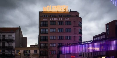 profumo - Na jednym z budynkow w Molenbeek #bruksela postawili ostatnio spory neon z ...