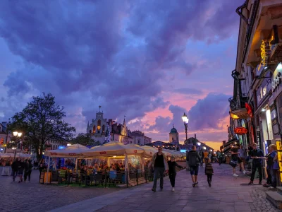 Zimnok - Rynek rzeszowski parę dni temu (jeszcze przed tymi ulewami)
Ładne chmurki by...