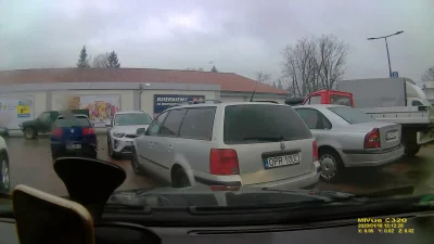 Pawcio_Racoon - Prawdopodobnie kierowca białego Chevroleta uszkodził moje auto gdy od...