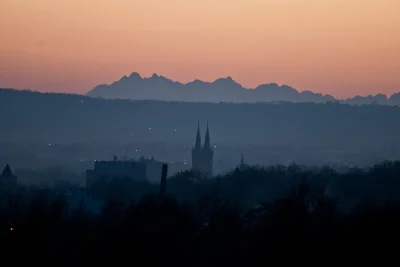 zolwixx - #mojefoto jeszcze ze starego roku, Tatry widziane z #tarnow . w zasadzie ma...