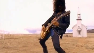 l.....u - @senkjuwerymacz: jakoś Slash w November Rain miał na pustyni gitarę bez prą...
