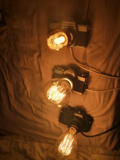 suluf - Mam pytanie. Zrobiłem ostatnio parę lamp ze starych aparatów które chciałbym ...
