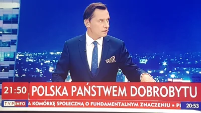 jaroty - WIĘKSZY PASEK DAJCIE #!$%@? BO NIC NIE WIDAĆ XD

#tvpis #bekazpisu