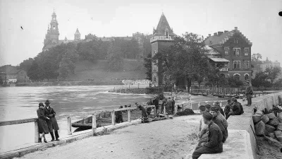 bylu - Widok na zakole Wisły z Mostu Dębnickiego. Kraków, 1925 rok.

#krakow #cieka...