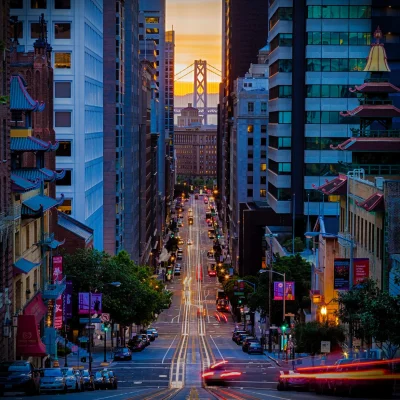 xspooky - Róg California Street i Grant Avenue z widokiem na Oakland Bay Bridge, San ...