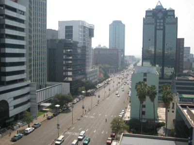 l.....2 - Centrum Harare, stolicy Zimbabwe wygląda tak. Spokojnie mogłoby ujść za jak...