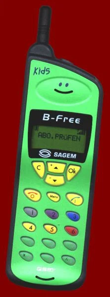 m.....l - Jaki był wasz pierwszy telefon komórkowy? Ja ostatnio znalazłem w końcu w i...