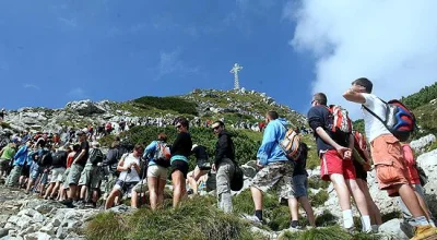 C.....0 - @KapralJedziniak: W tych samych górach jest Giewont, na który nie wjeżdżają...