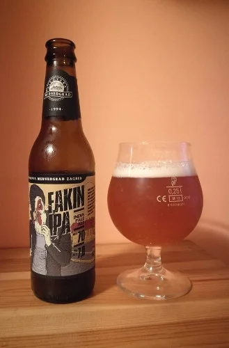 von_scheisse - Fakin IPA z Browaru Medvedgrad z Zagrzebia to jedna z kilku piwnych pa...