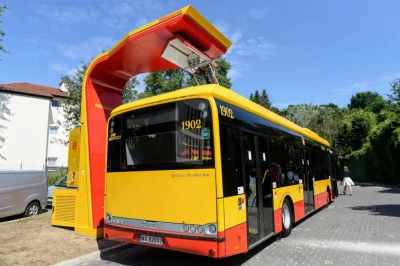 xexe7 - @mnlf: Od lat, to sobie chyba w Gdyni radzą z trolejbusami, i faktycznie pałą...