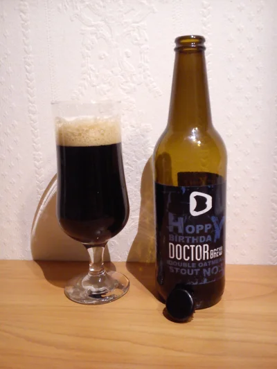 T.....o - Doctor Brew Hoppy Birthday
Double Oatmeal Stout
Ekstrakt 18, 7.6% alk.
4...