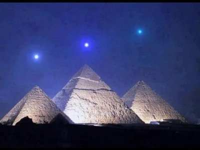 davidero69 - Jeżeli 3 tak duże piramidy wskazują nam albo planety, albo pas oriona, t...