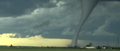 robsosl - Chyba najlepsze wideo z tornado jakie kiedykolwiek widziałem.