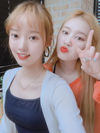 XKHYCCB2dX - #sei #elly #wekimeki 
#koreanka