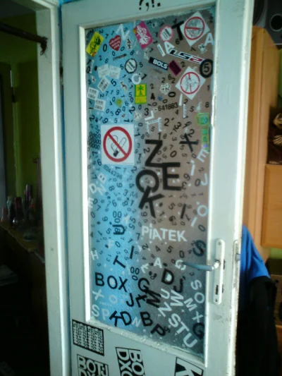 P.....9 - Zbieram naklejki jak by co chce obkleić te brzydkie drzwi czymś ;D #nabijam...