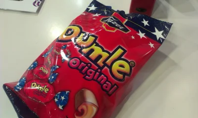 Krupier - Dumle w almie! Dumledumledumle!

#cukierki #slodycze #omnomnomnom