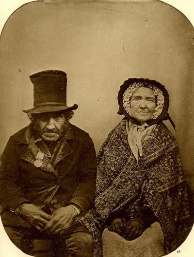 glasss - #fotohistoria #waterloo 

Weteran spod Waterloo z żoną. 1850