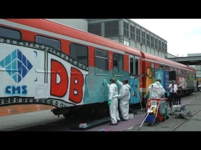 Fidelis - Reportaż o tym jak wygląda usuwanie graffiti z pociągów.