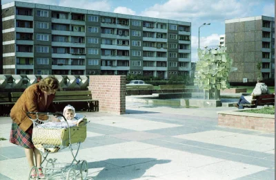 hsvduivbsh - dzielnica Warnemunde, Rostock, DDR

1982

#architektura #przestrzen ...