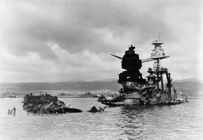 HaHard - Wrak USS Arizona 
10 grudnia 1941

#hacontent #fotohistoria #drugawojnasw...