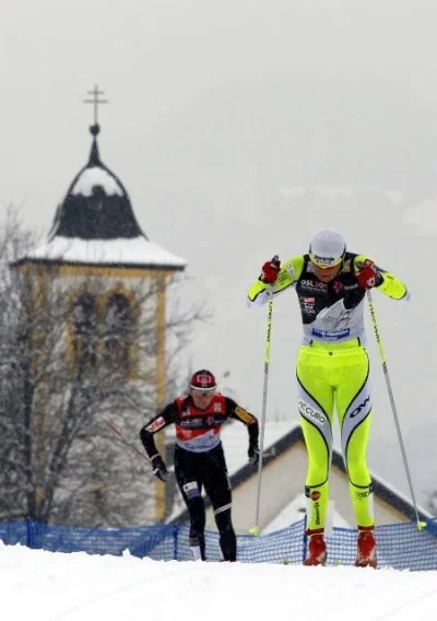 maluminse - #narty: Justyna #kowalczyk goni liderkę Petrę #majdic (na żółto). W tle z...