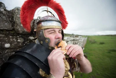 IMPERIUMROMANUM - MCROMAN, CZYLI FAST-FOOD W STAROŻYTNYM RZYMIE

Powszechnie uważa ...