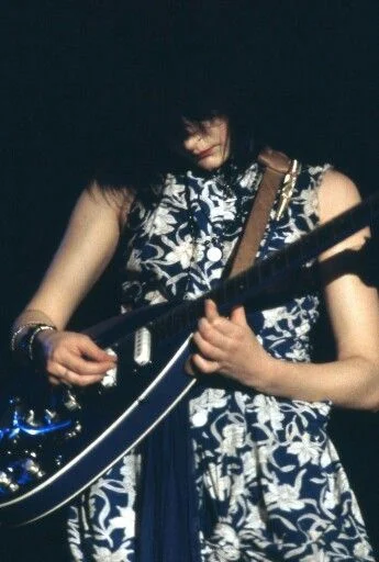 a.....s - #kobietyzgitarami

Siouxsie Sioux