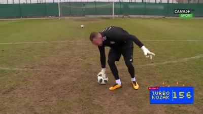 ldldld3 - Legia Warszawa odjeżdżająca reszcie polskich drużyn za kasę z LM xD 
#mecz...