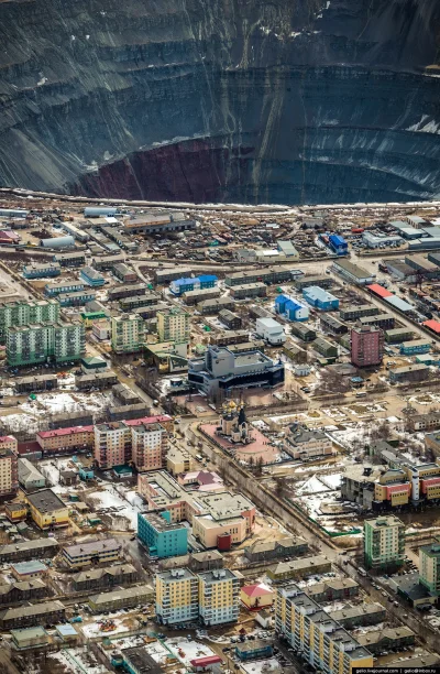 siwymaka - Mirny, Jakucja - Rosja.

#fotografia #rosja #podroze