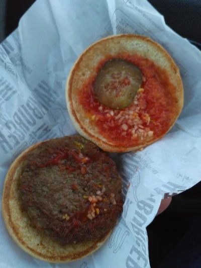 Serghio - Super hamburger McBulwo!

SPOILER

#mcdonalds #oszukujo #jedzenie