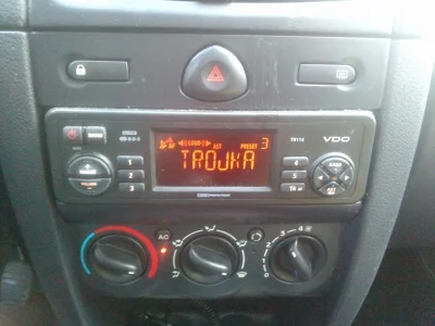 pogop - #motomirki jak się wyjmuje takie radio? Mam je w spadku po poprzednim właścic...