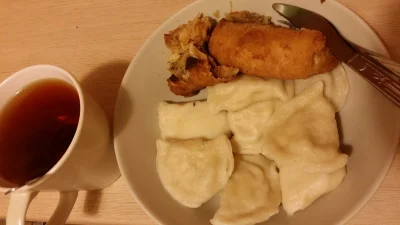 pestis - bardziej szacowane niż dokładnie obliczone 

878 kcal

b: 25,6 g
t: 33,...