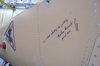 BaronAlvon_PuciPusia - Gen. Różański podpisał pierwszy samolot M-346 Master
„Z ziemi...