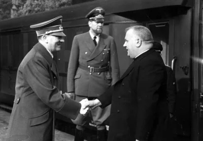 D.....t - @rochudzki: @defoxe: Hitler aktywnie wykorzystywał katolicyzm w polityce i ...