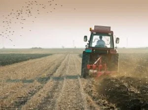 Zdejm_Kapelusz - Morawiecki: CHCE JESZCZE NIŻSZYCH składek dla rolników na KRUS.

h...