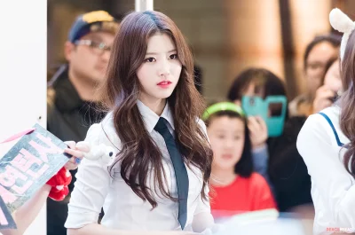 K.....o - #mijoo #lovelyz 
#koreanka